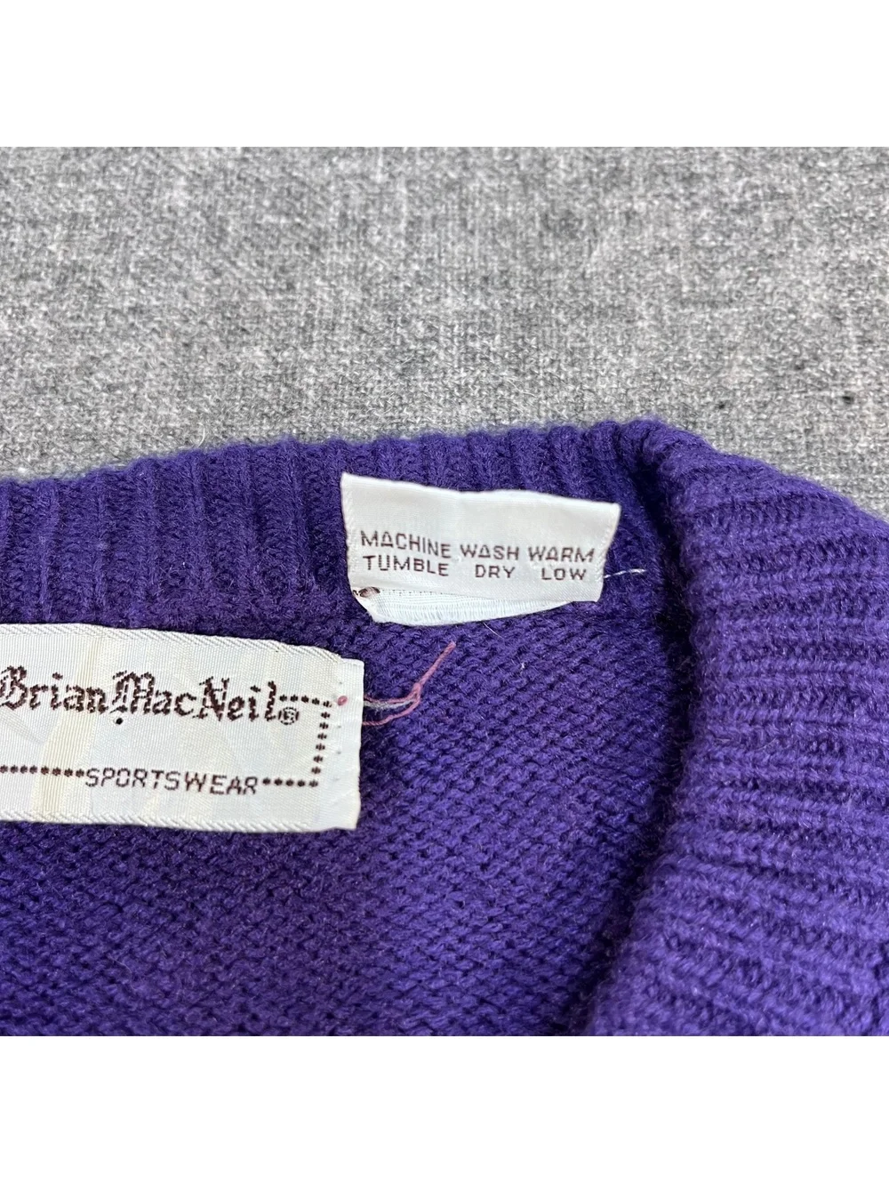 Vintage Men's 70s BRIAN MACNEIL Sportswear Long Sleeve V-Neck Knit Sweater M